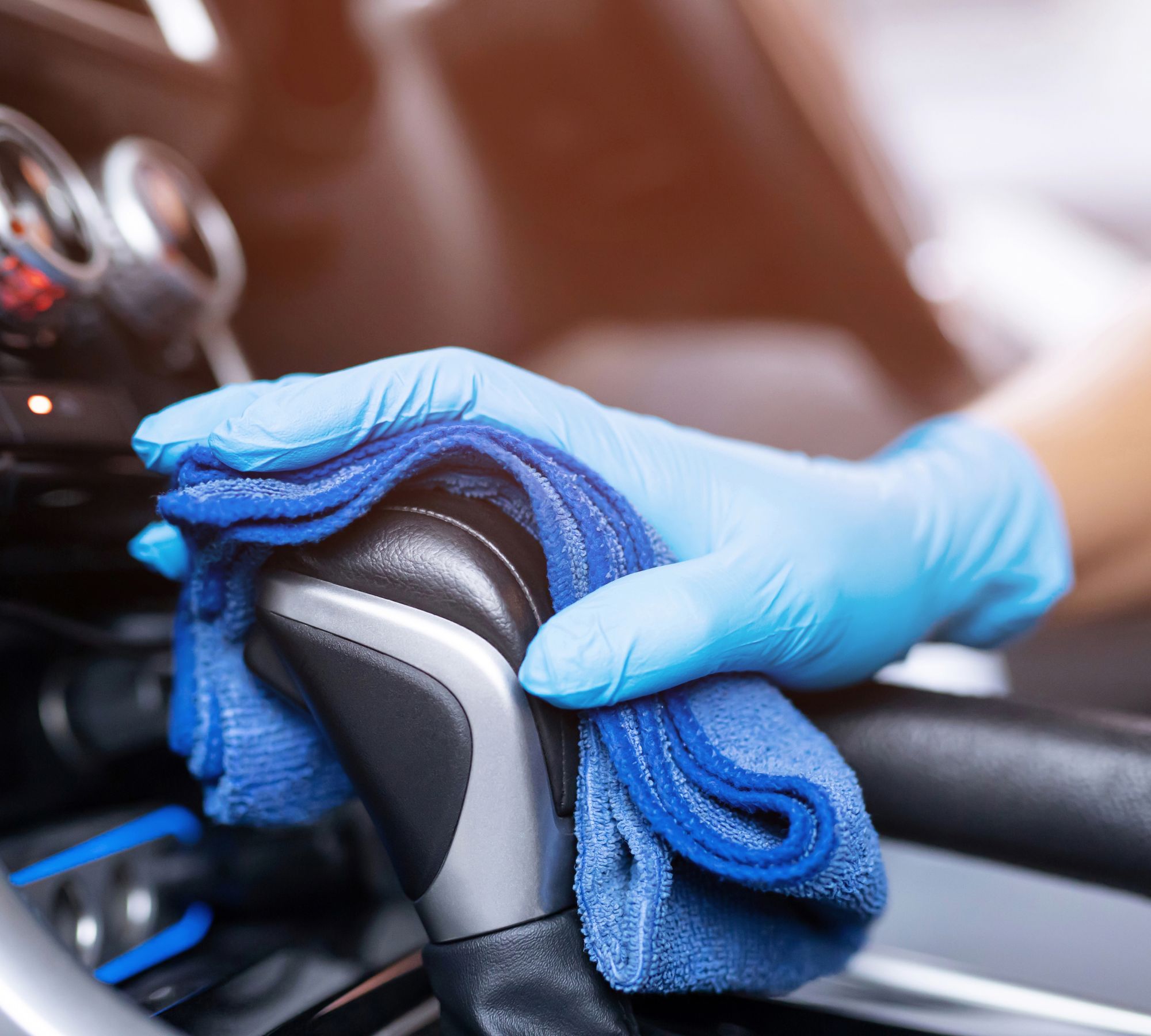 Auton sisäfiksauksen esimerkkikuva